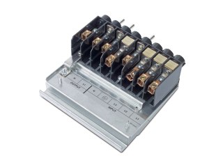 APC - Power wiring tray - srebrny - dla P/N: SYA12K16RMJ, SYA16K16JXR, SYA16K16RMJ, SYA4K8RMJ, SYA8K16JXR, SYA8K16RMJ, SYA8K8RMJ