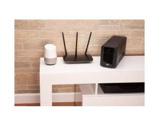 APC Easy UPS BVX Series BVX700LI - UPS - AC 220-240 V - 360 wat - 700 VA - 7 Ah - złącza wyjściowe: 4