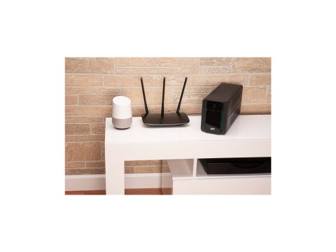 APC Easy UPS BVX Series BVX900LI - UPS - AC 220-240 V - 480 wat - 900 VA - 9 Ah - złącza wyjściowe: 4