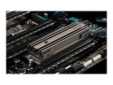 CORSAIR MP600 - SSD - 2 TB - wewnętrzny - M.2 2280 - PCIe 4.0 x4 (NVMe) - 256 bitów AES - radiator zintegrowany