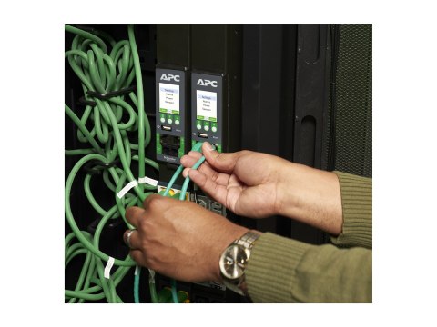 APC NetShelter Rack PDU Advanced - Jednostka dystrybucji zasilania (montowany w stojaku) - mierzenie licznikiem - AC 400/415 V -