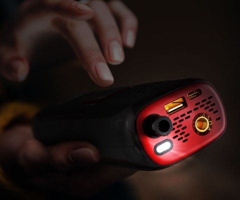 PRZENOŚNY MINI KOMPRESOR Z FUNKCJĄ POWERBANKU XB-AIRMASTER Xblitz