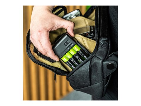 Green Cell VitalCharger - Ładowarka akumulatorów - 4 x ładowanie baterii - 0.5 wat - czarny - z 4 x akumulatorem NiMH 800 mAh AA