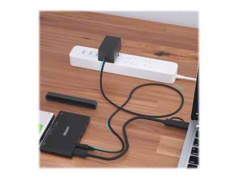 Unitek SolidForce+ - Obudowa pamięci - M.2, 2,5" / 3,5" współdz. - SATA 6Gb/s / PCIe 3.0 x2 (NVMe) - USB 3.2 (Gen 2) - czarny
