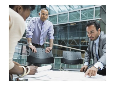APC Data Center Infrastructure Management Custom Service - Licencja na subskrypcję - hostowane - reszta świata